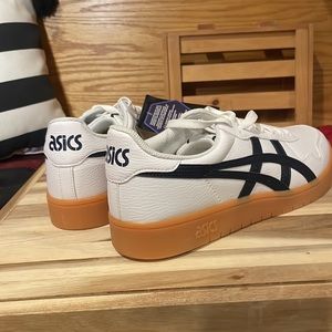 Men’s ASICS ortholite comfort foam insole .